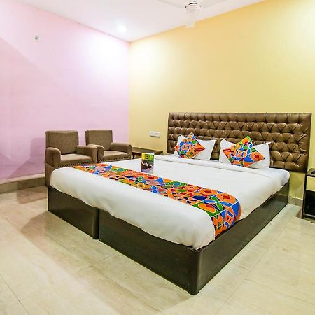 Hotel Sarweshwary Varanasi Exterior foto