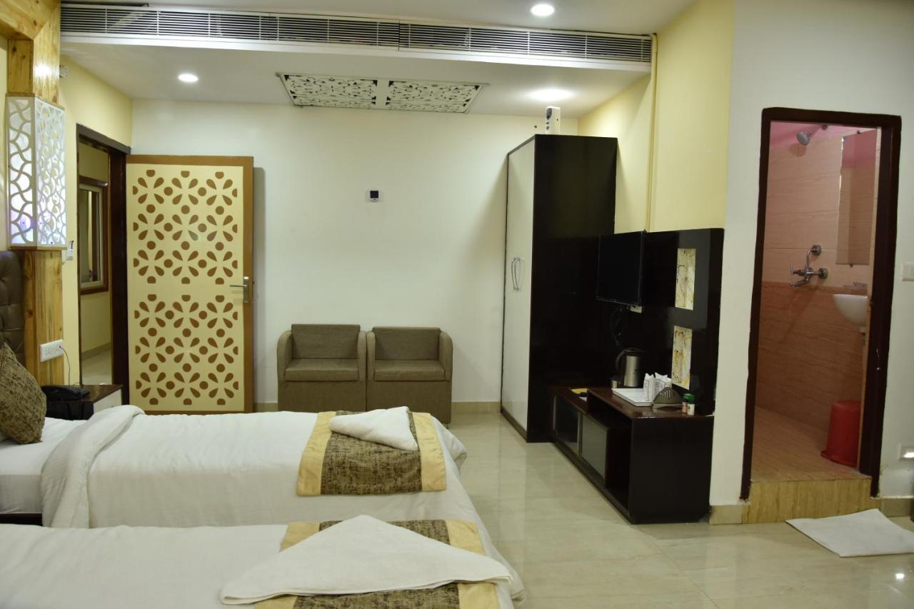 Hotel Sarweshwary Varanasi Exterior foto