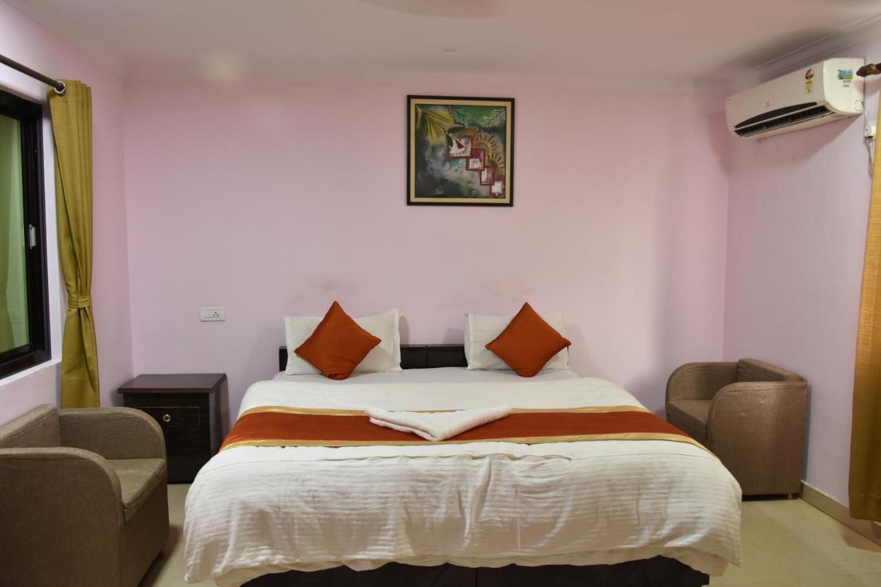 Hotel Sarweshwary Varanasi Exterior foto