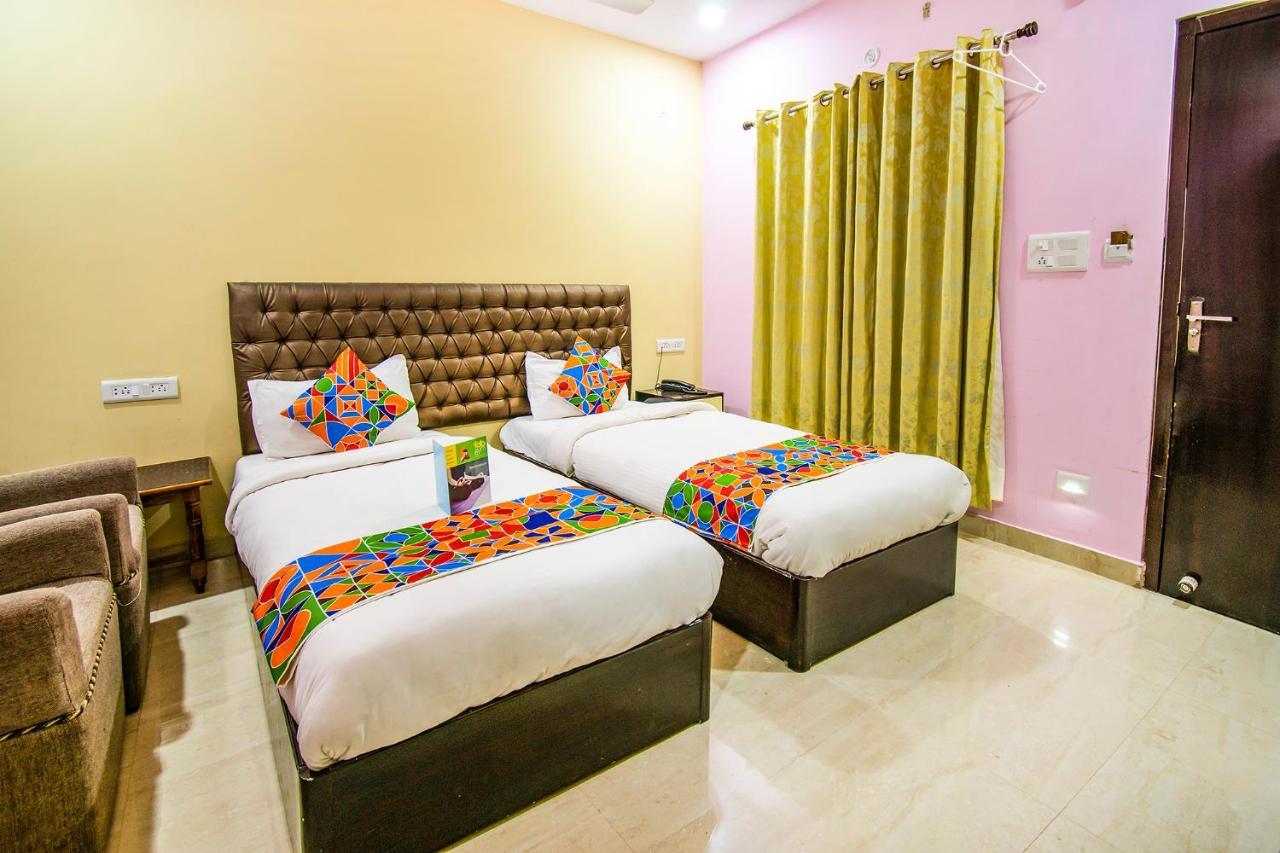 Hotel Sarweshwary Varanasi Exterior foto