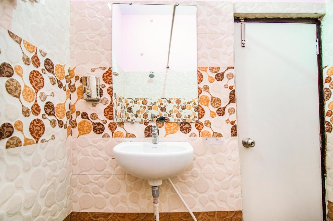Hotel Sarweshwary Varanasi Exterior foto