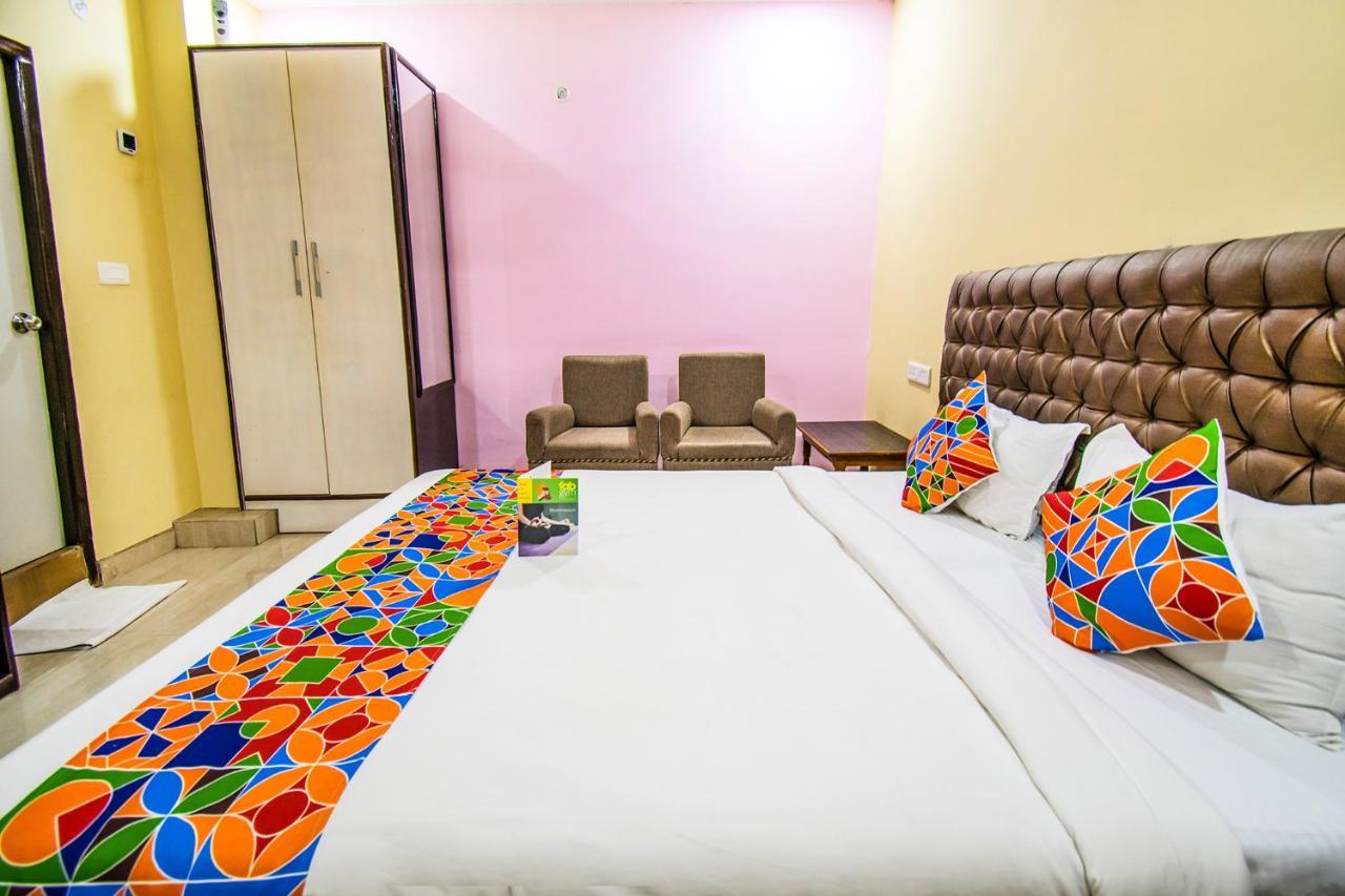 Hotel Sarweshwary Varanasi Exterior foto